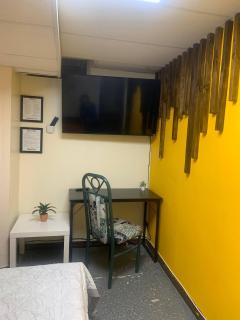 R7 Room Near Airport - Mississauga - 7