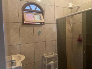 Casa, com área e churrasqueira e uma ampla garagem - 5