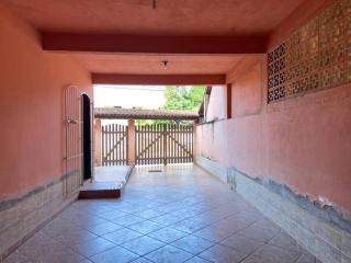 Casa, com área e churrasqueira e uma ampla garagem - 4
