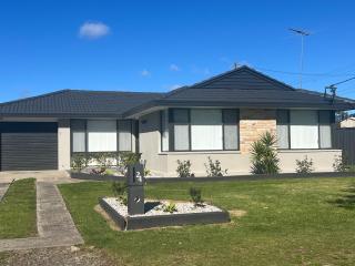 4 Bedroom Home in Thirlmere - Thirlmere - 0