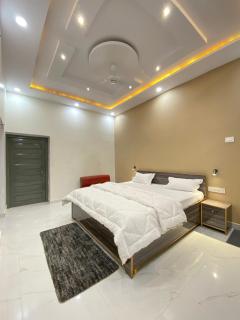 Rudraksha Inn - Varanasi - 0