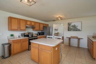 Fireside Hot Tub, King Bed Suite - 7