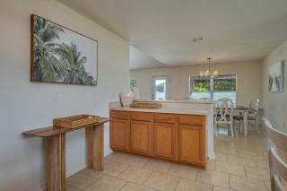 Fireside Hot Tub, King Bed Suite - Providence - 4