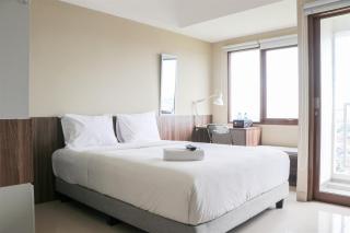 Modern Look and Homey Studio Apartment Gateway Park LRT City By Travelio - Bekasi - 9
