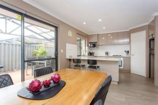 Civic Gardens Villa - 8