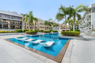 Waves - Stylish 1BR in JVC with Balcony & Pool - Dubai - 0