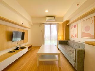 Nice and Comfy 2BR Apartment at Meikarta By Travelio - Bekasi - 3