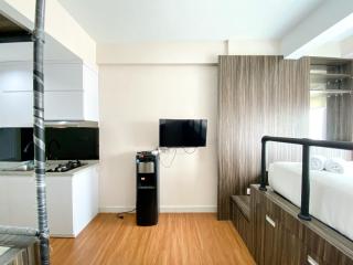 Luxury and Minimalist Studio at Patraland Urbano Apartment By Travelio - Bekasi - 6