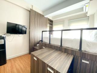 Luxury and Minimalist Studio at Patraland Urbano Apartment By Travelio - Bekasi - 7