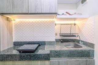 Great Choice and Comfortable Studio Transpark Cibubur Apartment By Travelio - Depok - 4