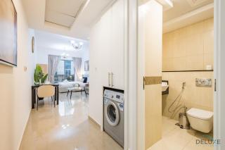 Modern Studio in Hanover Square, Jumeirah Village Circle by Deluxe Holiday Homes - Dubai - 1
