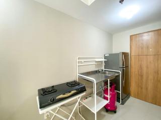 Great Choice Studio Apartment Gateway Park LRT City By Travelio - Bekasi - 3