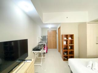 Great Choice Studio Apartment Gateway Park LRT City By Travelio - Bekasi - 6