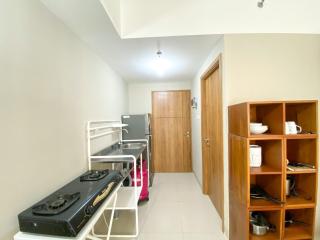 Great Choice Studio Apartment Gateway Park LRT City By Travelio - Bekasi - 4