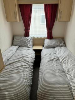 Fantastic 6 Berth Caravan At Haven Skegness Holiday Park Ref 88028Hr - Skegness - 3