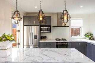 Modern, Cozy and Spacious 3 bedroom Home near City Centre - 5