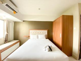 Full Furnished with Simply Look Studio Room Mont Blanc Bekasi Apartment By Travelio - Bekasi - 0