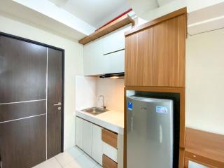 Full Furnished with Simply Look Studio Room Mont Blanc Bekasi Apartment By Travelio - Bekasi - 2