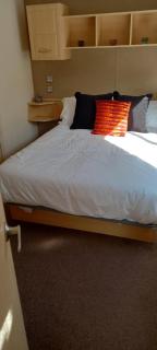 6 Berth Caravan At St Osyth Beach Holiday Park In Essex Ref 28007Gc - Clacton-on-Sea - 6