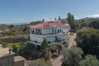 180 Seaview Home - Lambírion - 1