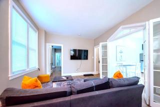 The Loft at Gilpin PlaceKing BedTrolley Square! apts - 5