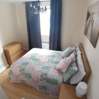 Double room&Private bath near the Square Mile - London - 2