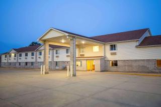 Days Inn by Wyndham Evansdale Waterloo - 0