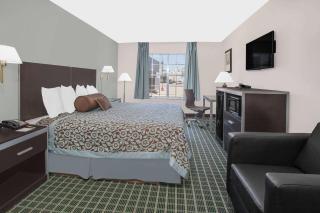 Days Inn by Wyndham Market Center Dallas Love Field - 7