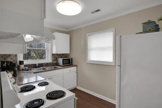 2-Bedroom Pet-Friendly Apartment in East Knoxville - Knoxville - 1