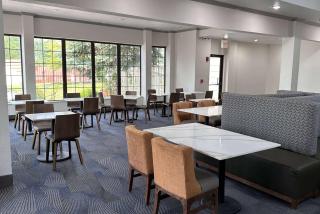 La Quinta Inn & Suites by Wyndham South Holland - 3