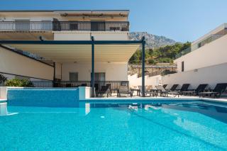 Bella Figura Apartments - Heated Pool - 1