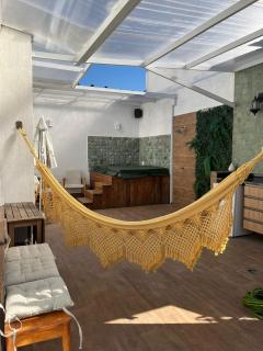 Cobertura Incrível, silenciosa e familiar com sala ampla, cozinha americana, 3 quartos, área gourmet, terraço aberto com churrasqueira e jacuzzi na Praia da Barra da Tijuca - Rio de Janeiro - apto inteiro só pra você - Rio de Janeiro - 7