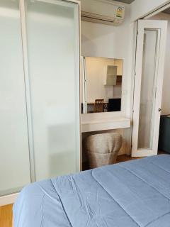 Cozy Poolside Room in Prime Location in On Nut Area - Bangkok - 4