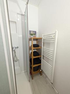 Sous la tour - 5