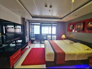 L2 Promotion, Modern Apartment In Bangla Road Patong Beach With Private Jacuzzi & Roof Top Pool - Patong - 4