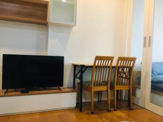 Cozy Poolside Room in Prime Location in On Nut Area - Bangkok - 1