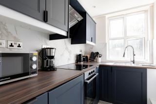 Two Bedroom Apartment near Hyde Park and Oxford Street - London - 2