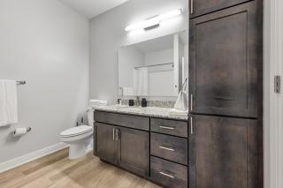 Bold 2216 I Stunning One Bedroom Modern Suite - Saint Peters - 2