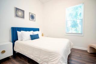 2BR Chic Duplex - Firepit - Perfect for Travel - 4