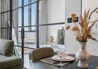 Serene 1BR Getaway In Collective - Dubai - 1