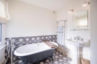 Dragon Court - 4 Beds with Terrace Garden - 7