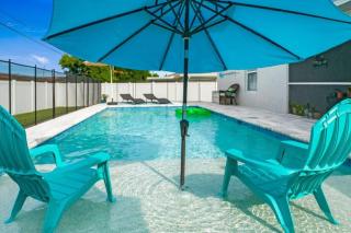 Twin Home with Amazing Pool in Downtown Cape - Cape Coral - 0