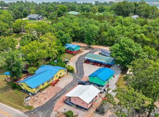 Diamond City Lakeside Resort - Diamond City - 4
