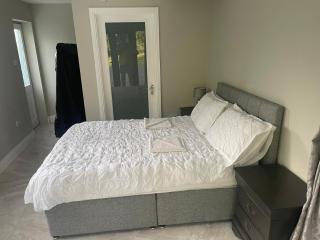 Self Contained Ensuite Double Room With Private Sitting Room - - 1