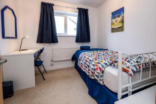 Splendid House Great Location to WAVE Surf & South West Water Park - Super Garden By STAE-Homes - 8