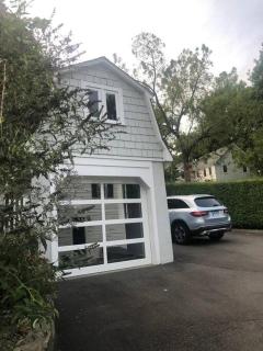 Stylish Victorian Beach House on pond - 6