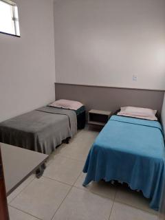 Quarto Duplo Comercial - Queen's Hotel - 0