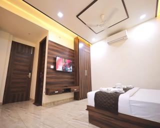 The Crown Hotel Agra near Taj Mahal & Restaurant - Agra - 7