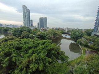 Cozy Poolside Room in Prime Location in On Nut Area - Bangkok - 9