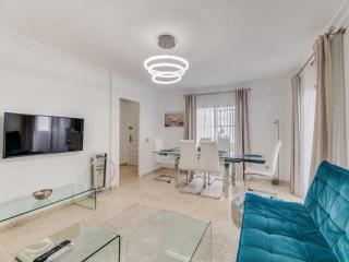 Spacious 3BR Walk to Beach & Old Town Marbella - 4